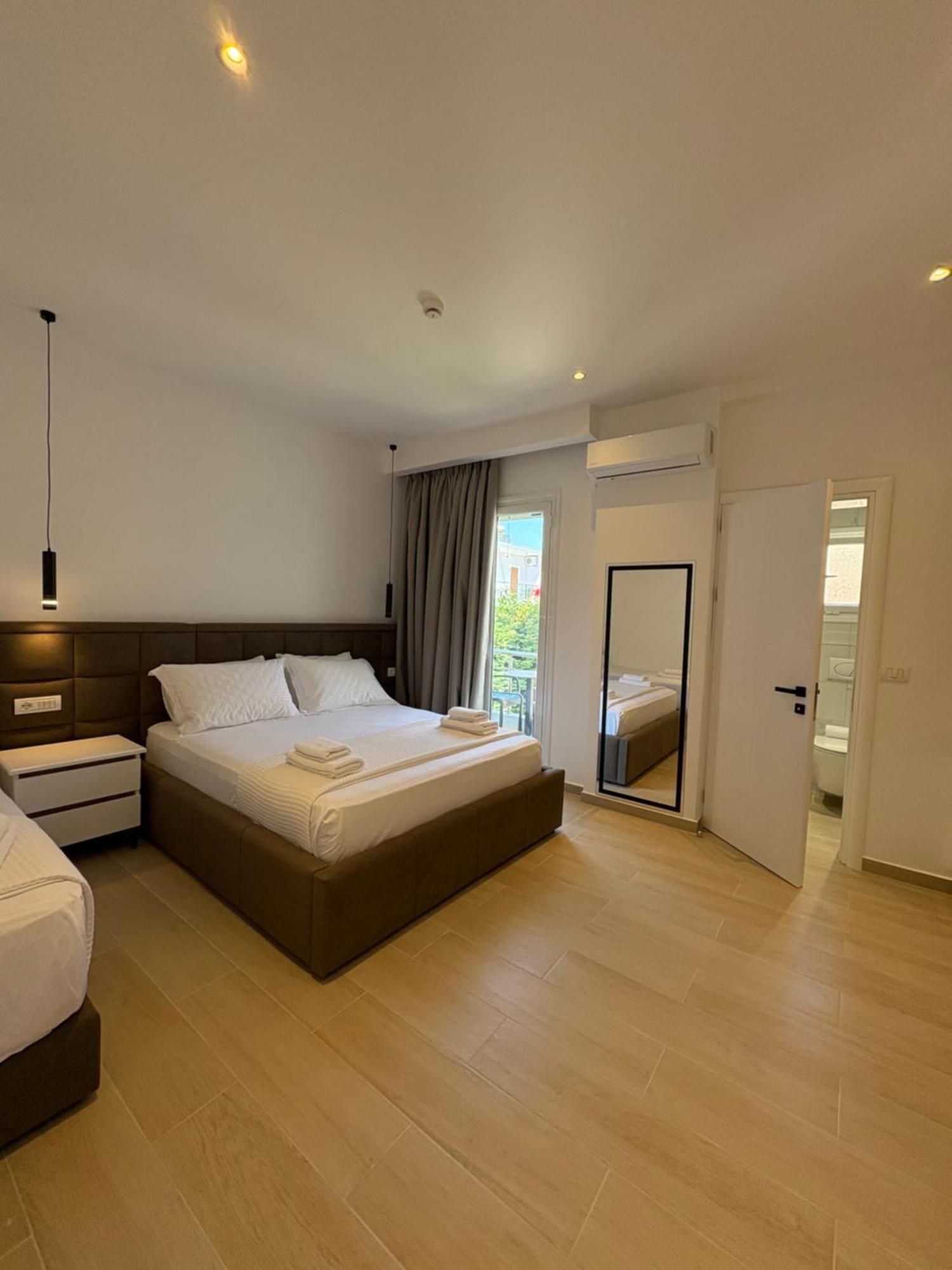 Xhonis Apartments คซามิล ภายนอก รูปภาพ