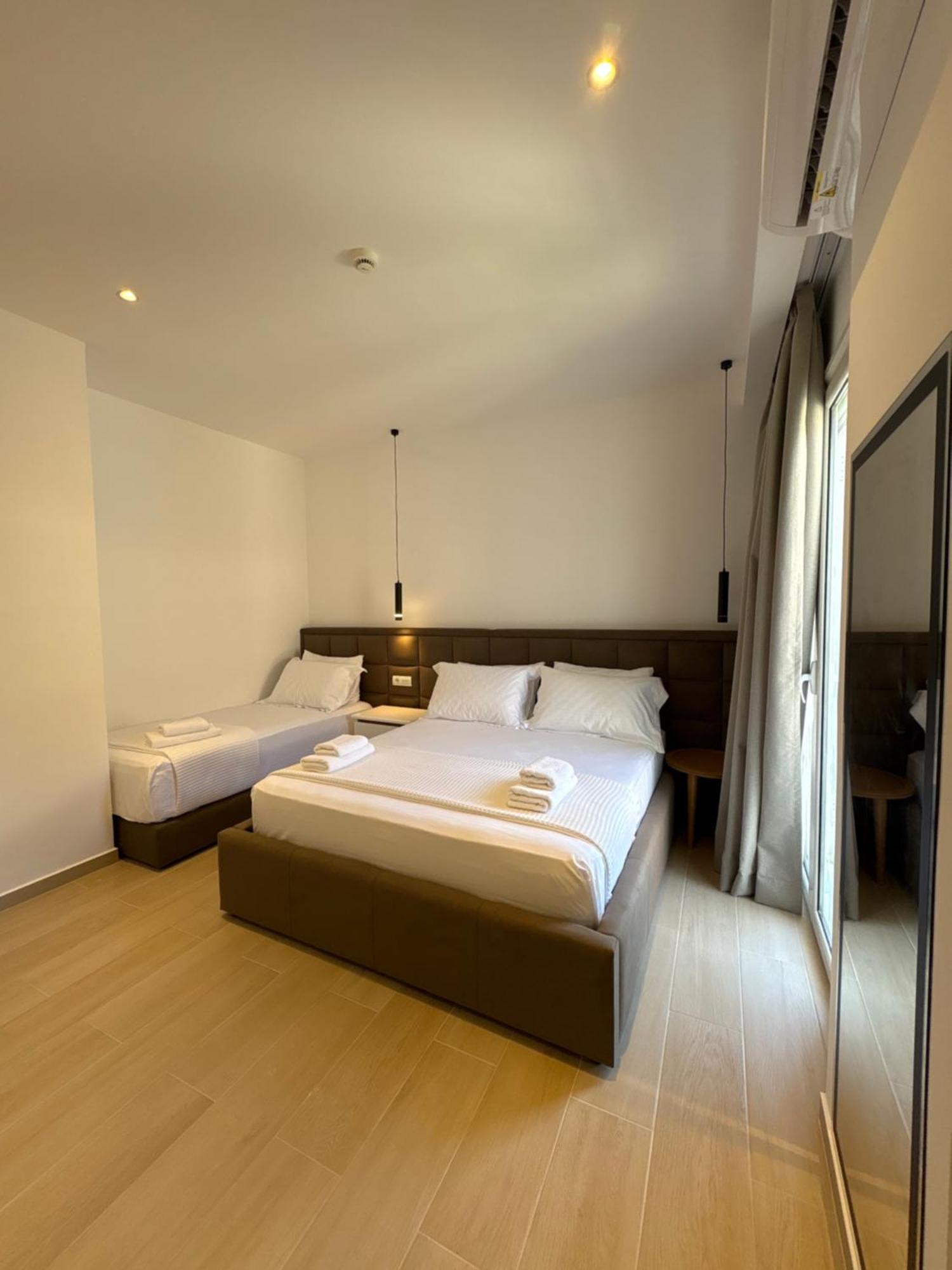 Xhonis Apartments คซามิล ภายนอก รูปภาพ