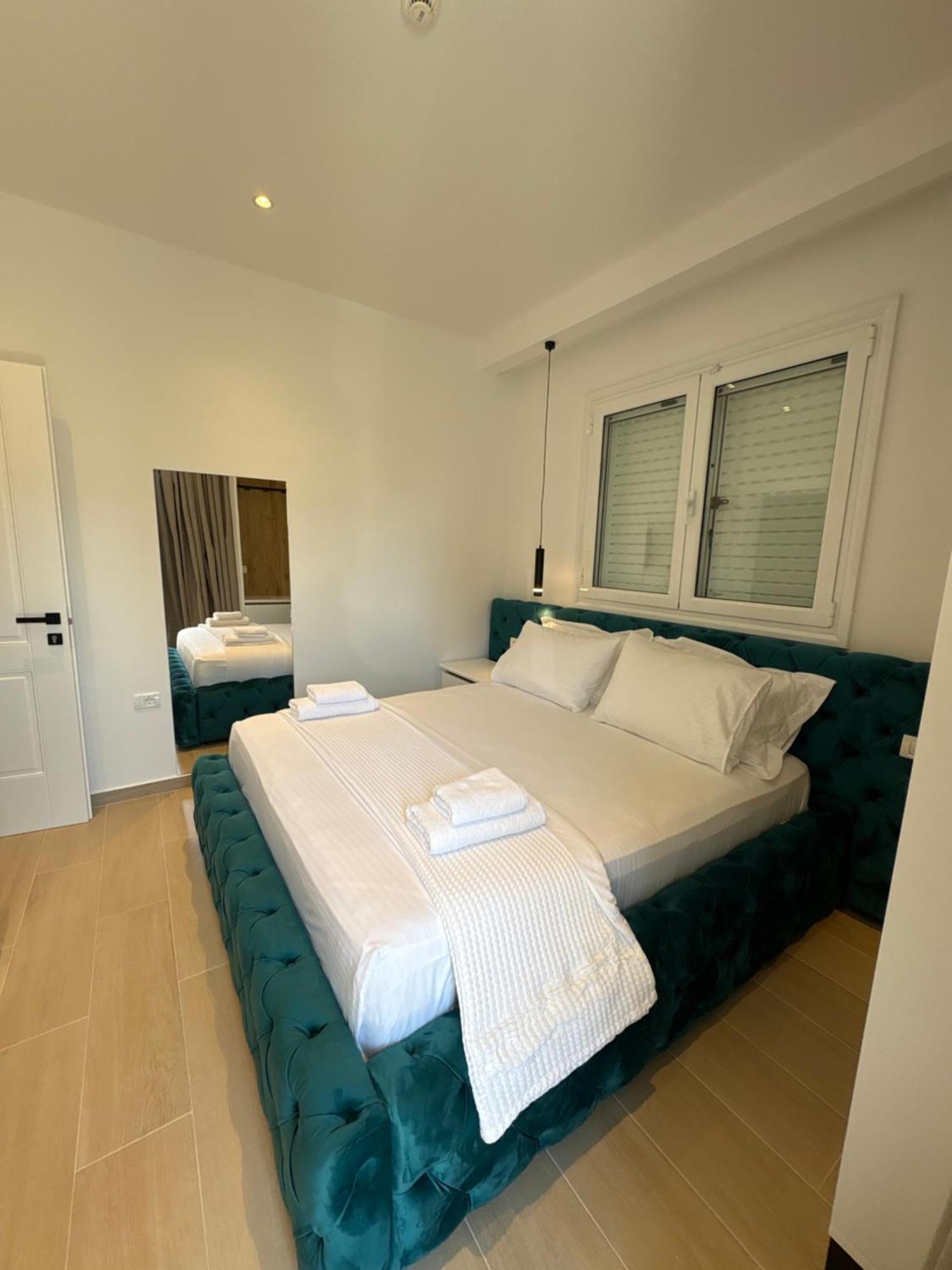 Xhonis Apartments คซามิล ภายนอก รูปภาพ