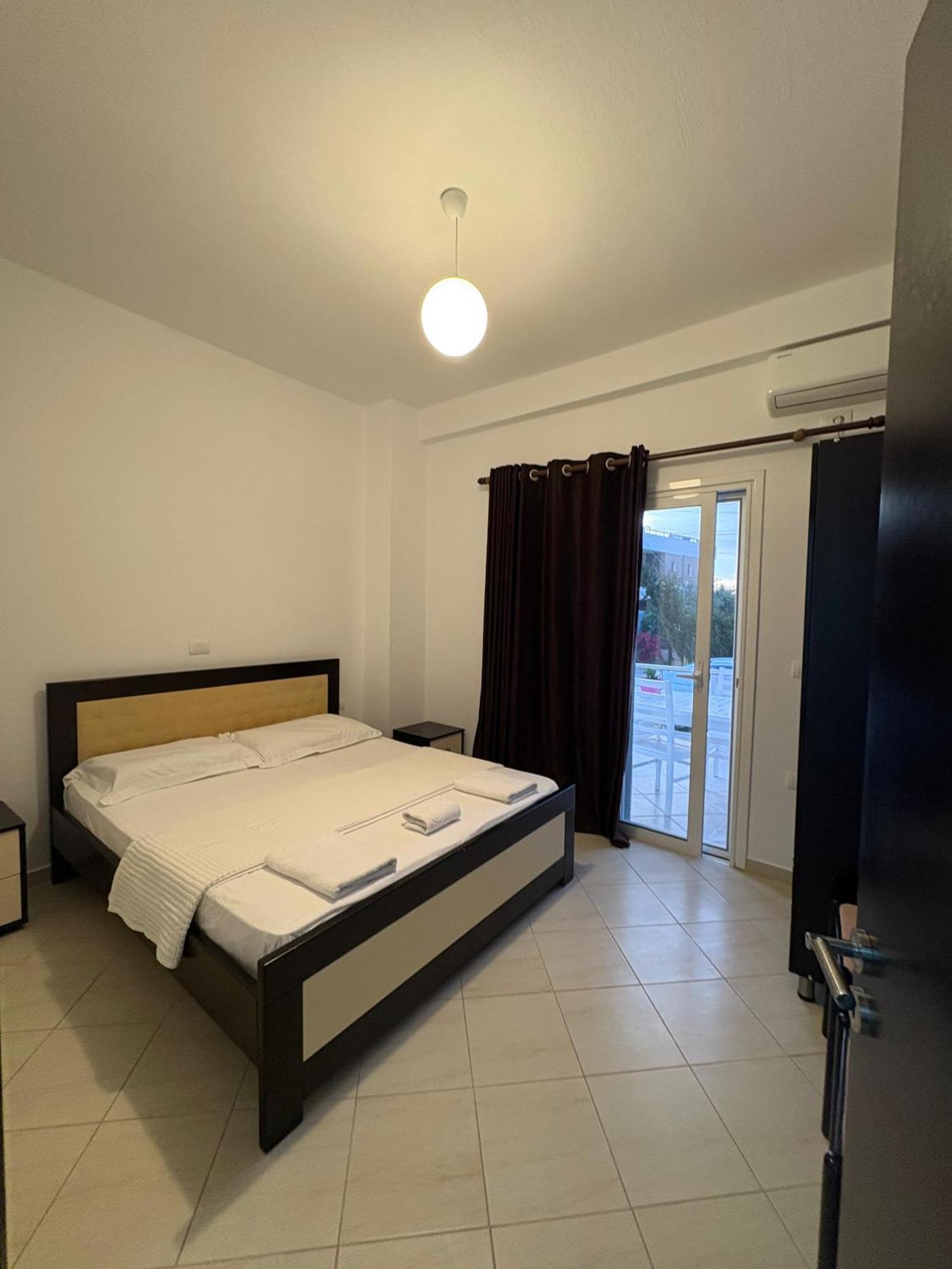 Xhonis Apartments คซามิล ภายนอก รูปภาพ